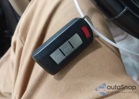 2016 Mitsubishi Outlander Se z USA, uszkodzony, nr VIN JA4AZ3A30GZ012654